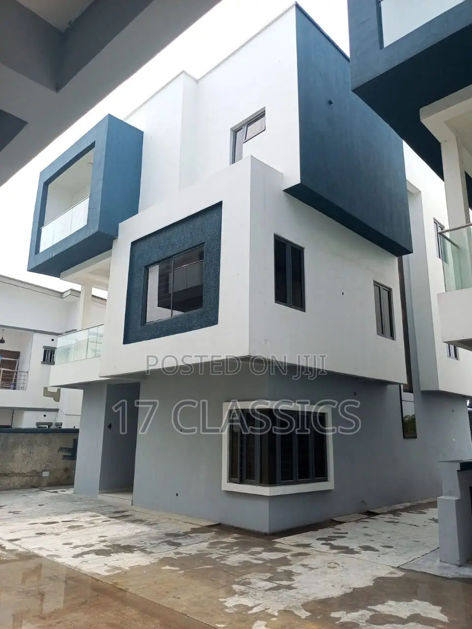 5bdrm Duplex in Mavila Homes Estate,, Chevron for sale