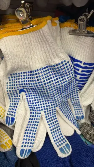 Dotted Hand Gloves