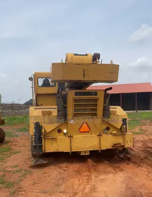 Foreign Used 4/4 Crane Perfectly Working
