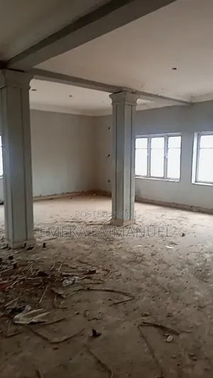 8bdrm House in Iyiagu Estate Awka for rent