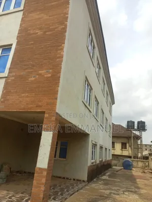 8bdrm House in Iyiagu Estate Awka for rent