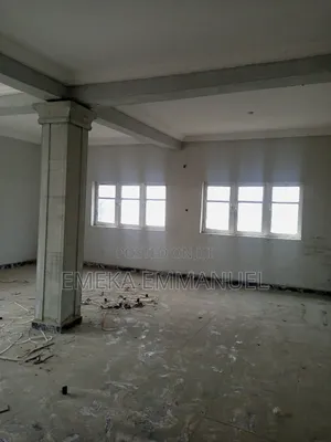 8bdrm House in Iyiagu Estate Awka for rent