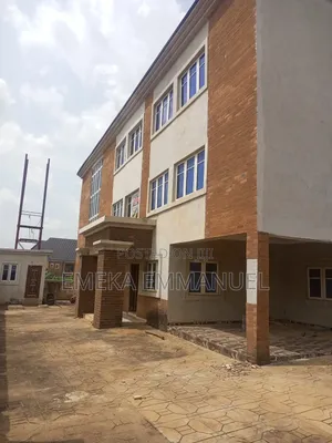 8bdrm House in Iyiagu Estate Awka for rent