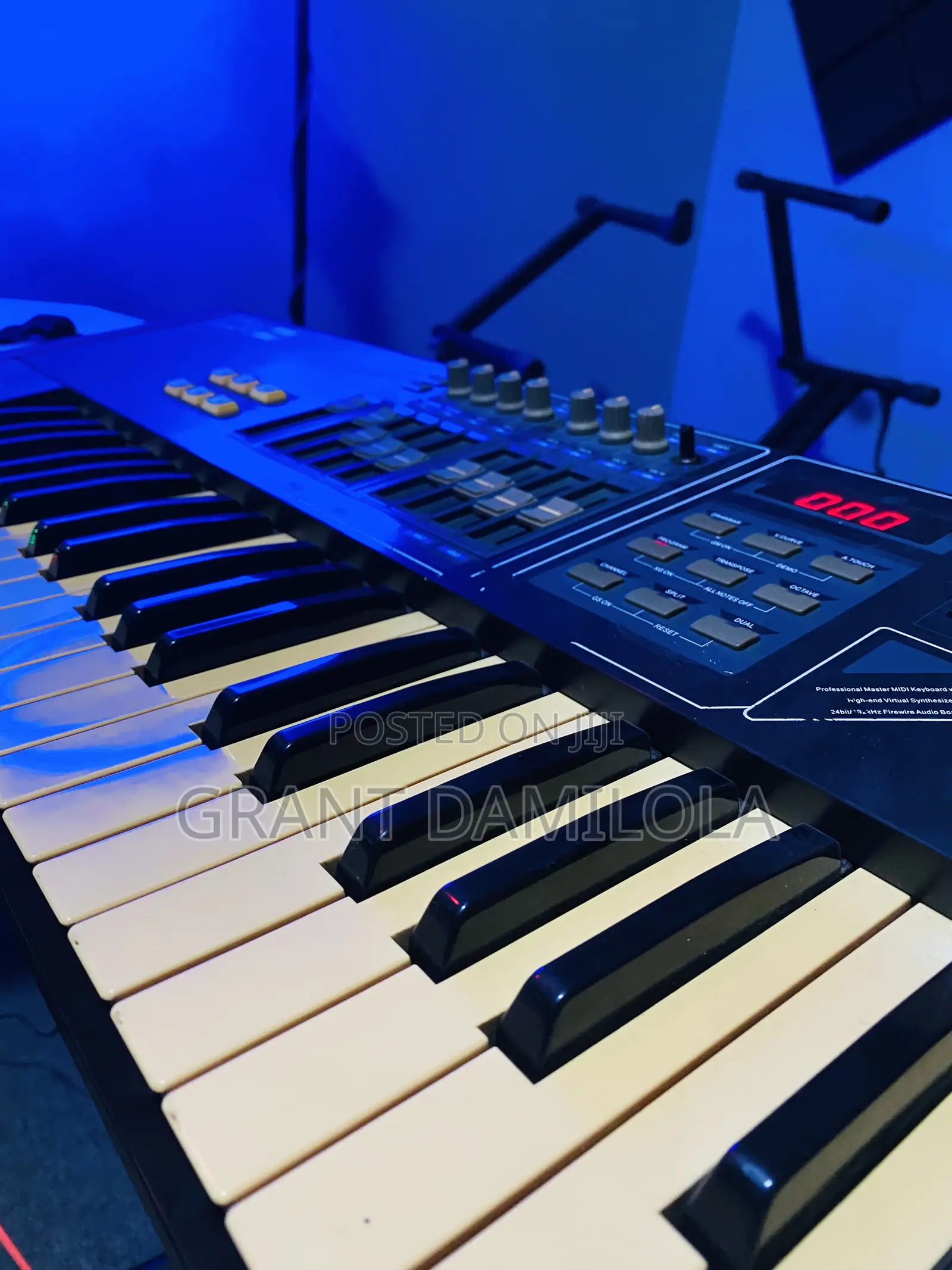 Uf7 Midi Keyboard Workstation