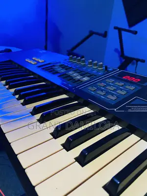 Uf7 Midi Keyboard Workstation
