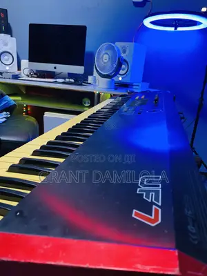 Uf7 Midi Keyboard Workstation