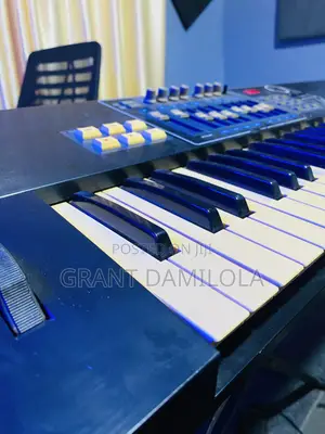 Uf7 Midi Keyboard Workstation