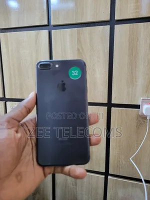 Apple iPhone 7 Plus 32 GB Black