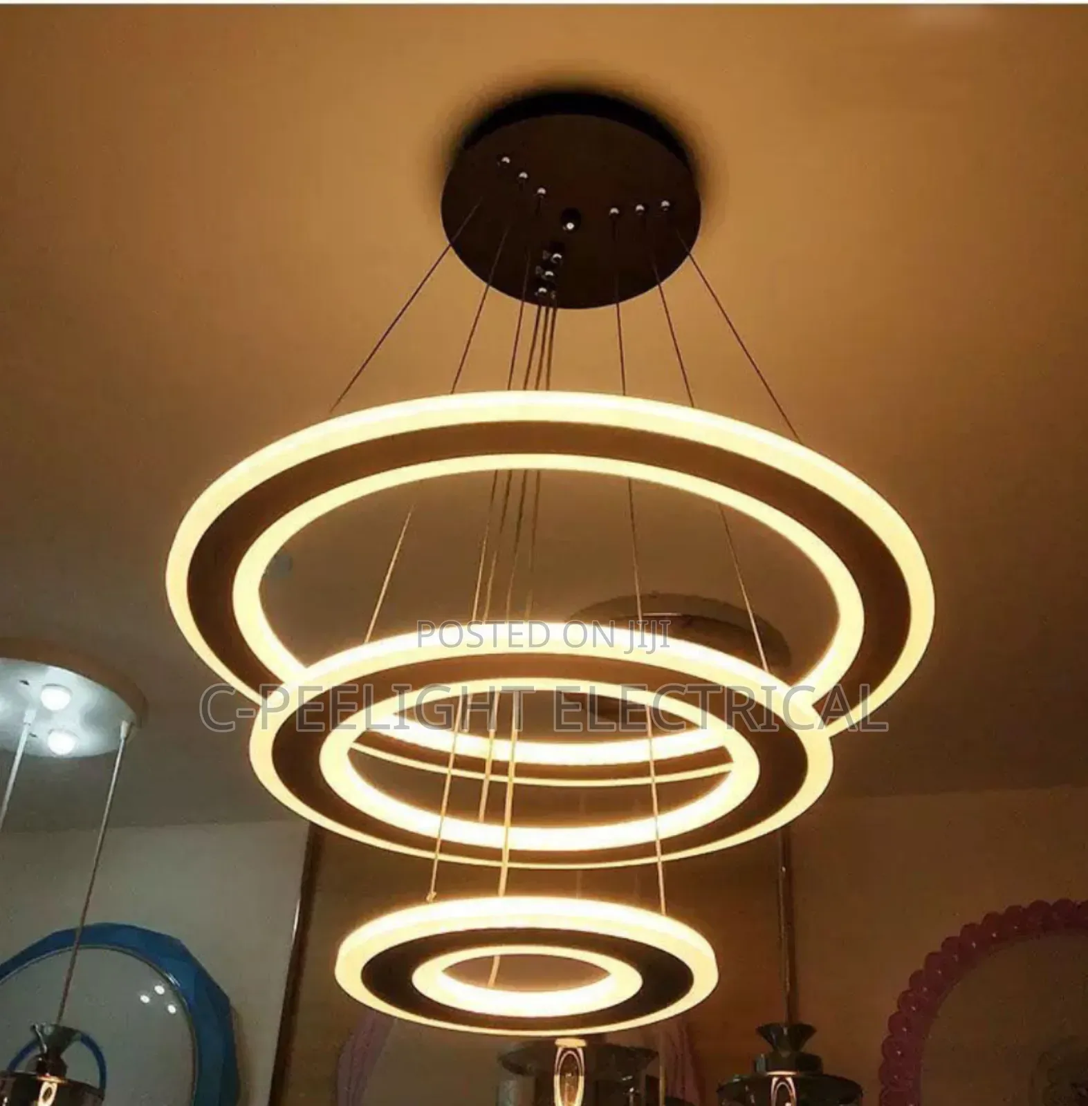 Simple Dropping Chandelier Light