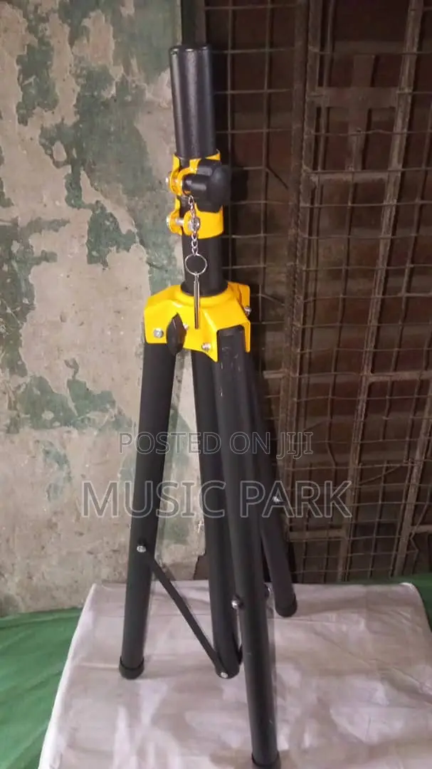 Speaker Stand