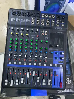Yamaha Mg12xu 12-Channel Mixing Console
