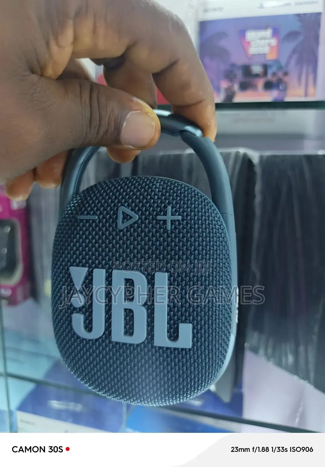 JBL Clip 4