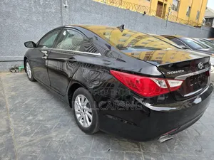 Hyundai Sonata Limited 2.0T Sedan (2.0L 4cyl 6A) 2011 Black