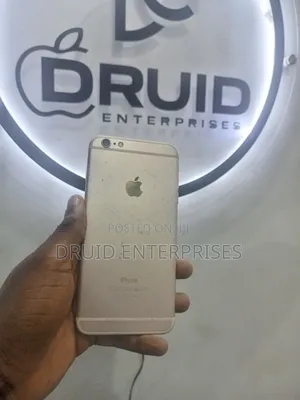 Photo - Apple iPhone 6 Plus 64 GB Gold