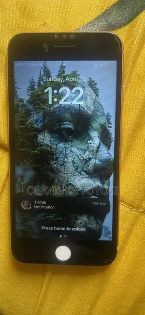 Photo - Apple iPhone 8 64 GB White