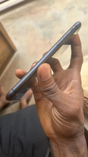 Apple iPhone 11 64 GB Black