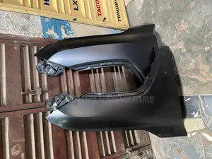 Lexus Lx 600 Fender Set