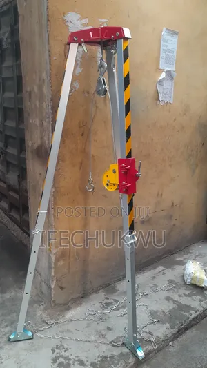Rescue Tripod For Confined Spaces