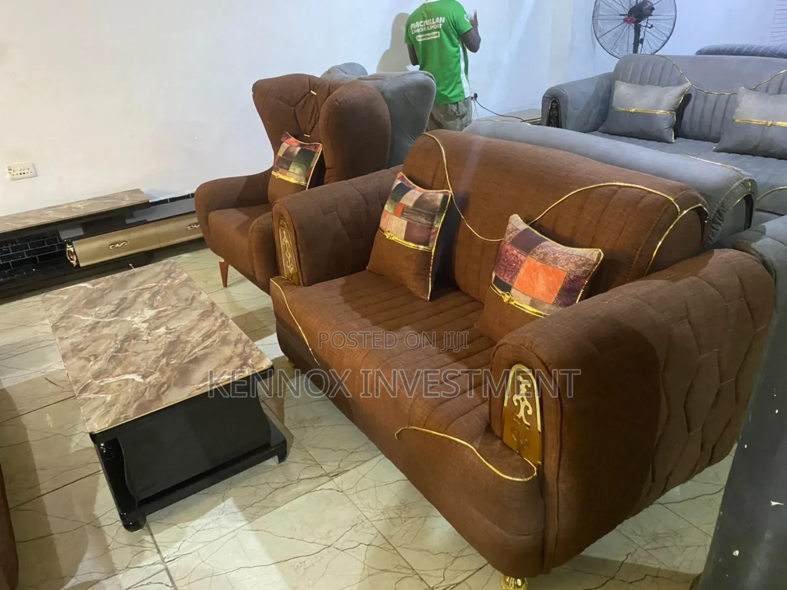 Spacious Seating 7-Seaters Chair