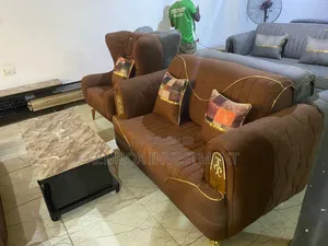 Spacious Seating 7-Seaters Chair
