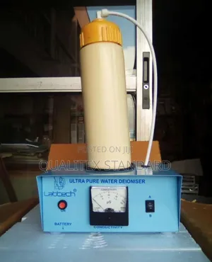 Ultra Pure Water Deioniser  ( Labtech )