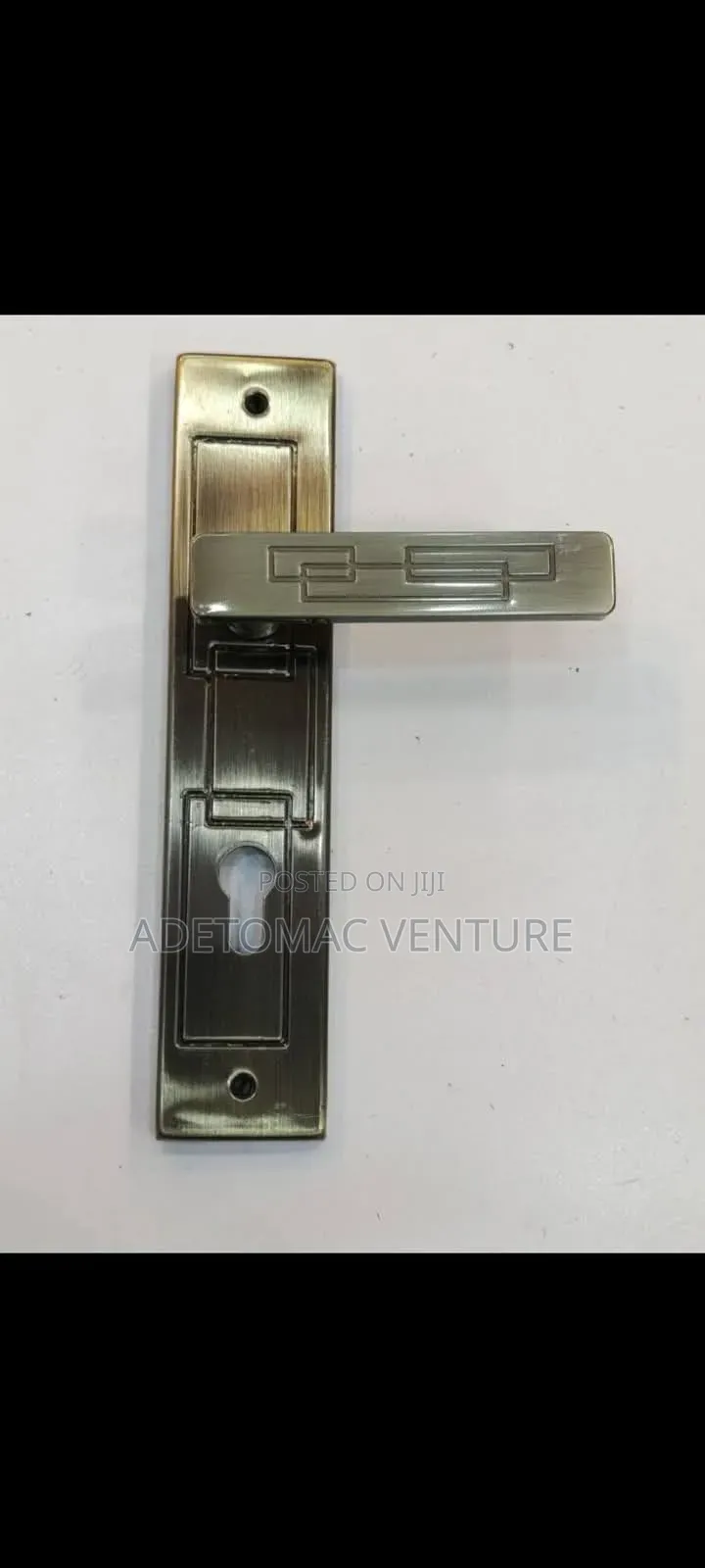Lock Set and Handle
