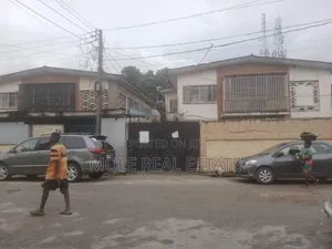 Investment Roi 4 Flats Victory Estate Idimu