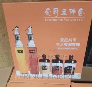 5 Piece Glass Spice Set
/ 3 Spice Jars, 2 Oil and Sauce.