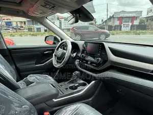 New Toyota Highlander 2022 Black