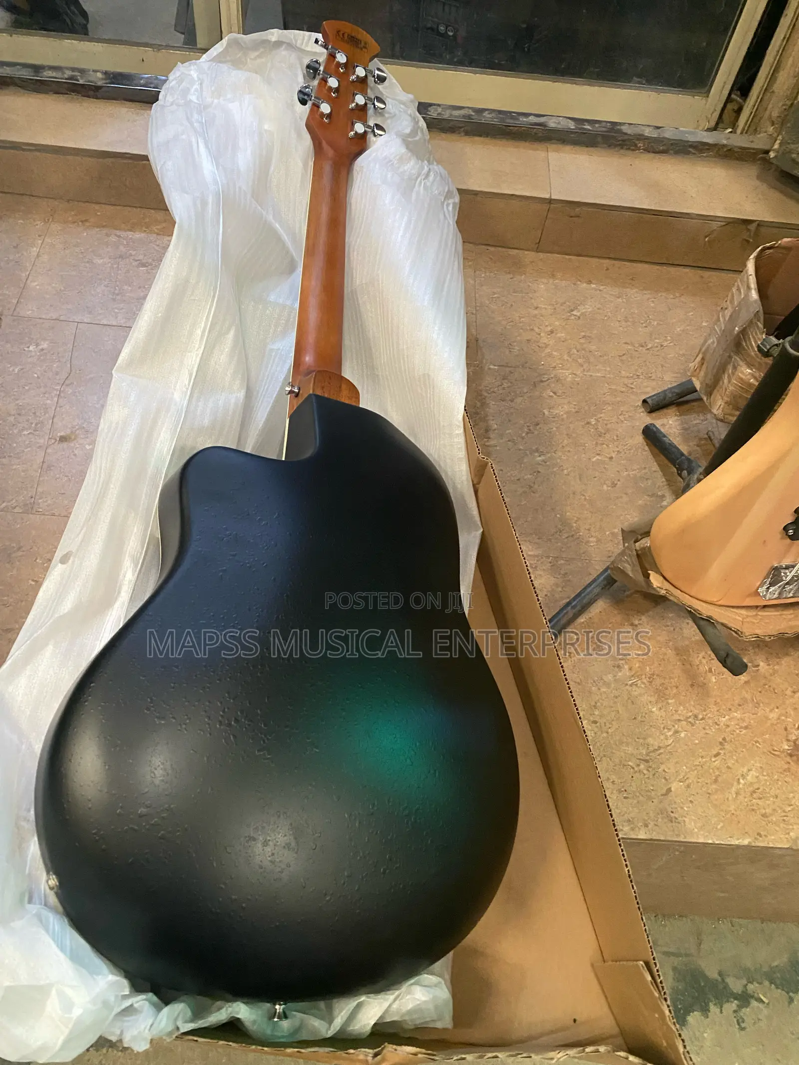 41 Ovation 6 Strings Semi Acoustic Guitar