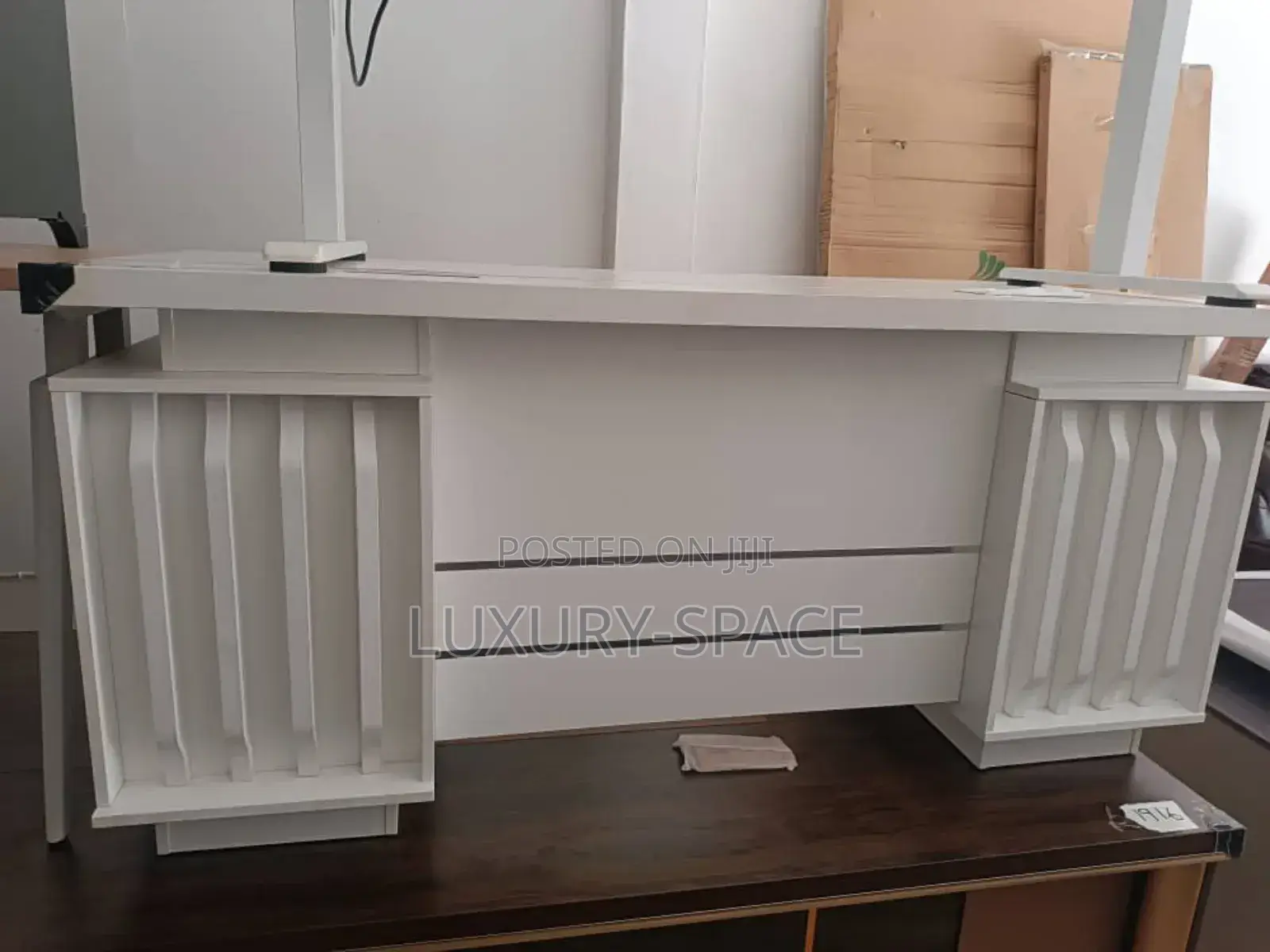 Modern Executive White Office Table 1.4metres