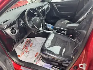 Toyota Corolla SE (1.8L 4cyl 6M) 2018 Red