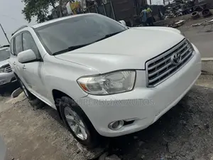 Toyota Highlander Limited 2010 White