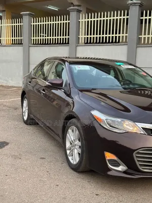 Toyota Avalon XLE Premium Sedan FWD (3.5L 6cyl 6A) 2017 Burgundy