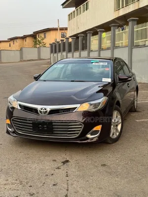 Toyota Avalon XLE Premium Sedan FWD (3.5L 6cyl 6A) 2017 Burgundy