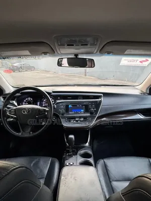 Toyota Avalon XLE Premium Sedan FWD (3.5L 6cyl 6A) 2017 Burgundy