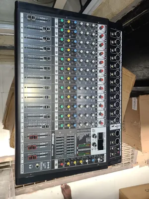 Photo - Yamaha 12 Channels Powered Mixer With Bluetooth and Usb