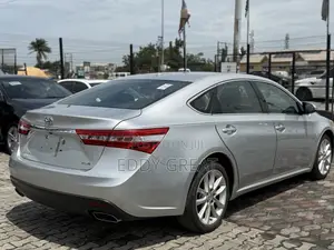 Toyota Avalon XLE Sedar FWD (3.5L 6cyl 6A) 2013 Silver