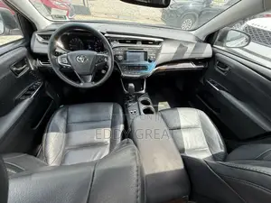 Toyota Avalon XLE Sedar FWD (3.5L 6cyl 6A) 2013 Silver