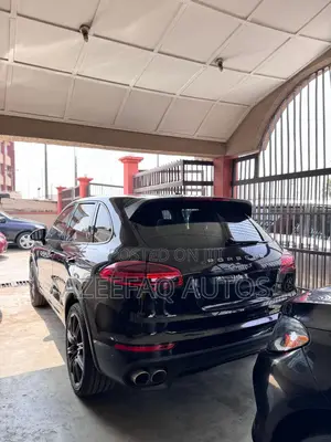 Porsche Cayenne S AWD 2016 Black