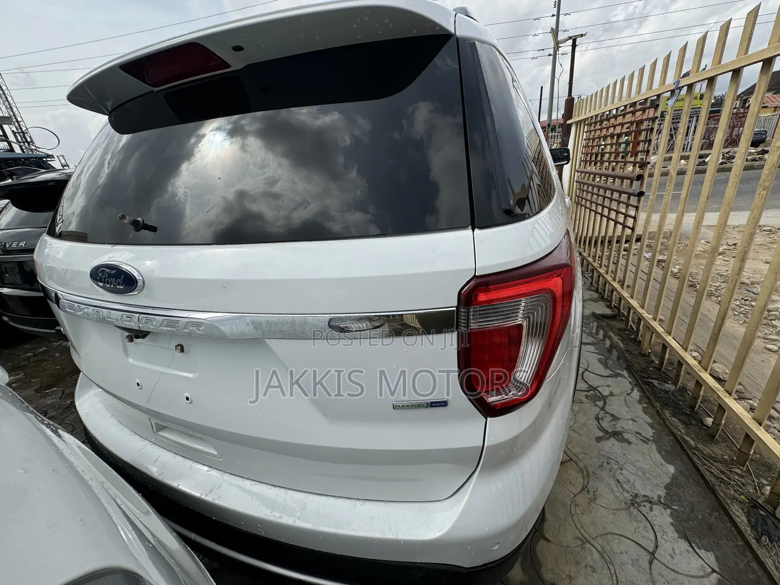Ford Explorer 2016 White