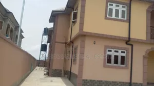 3bdrm Apartment in Greenleaf Estate, Ebute for rent