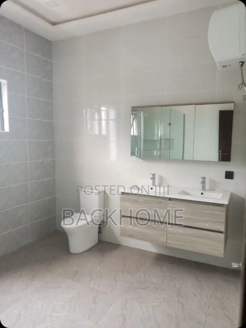 5bdrm Duplex in Mavila Homes Estate,, Chevron for sale