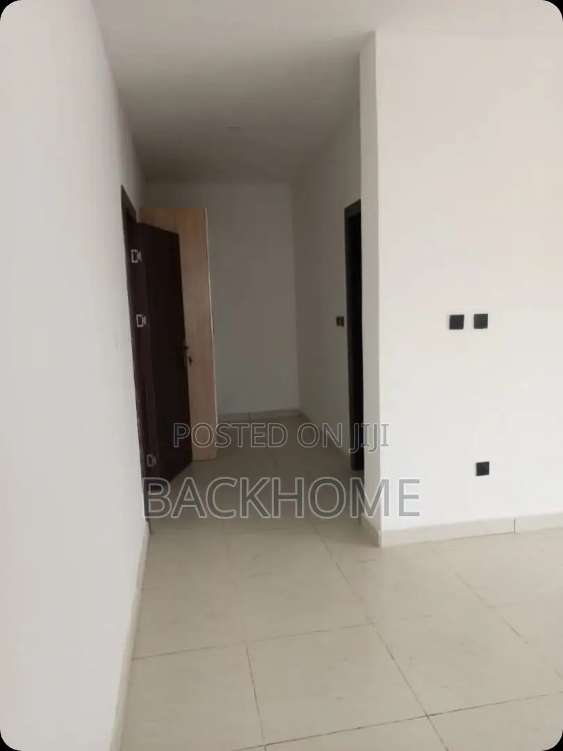 5bdrm Duplex in Mavila Homes Estate,, Chevron for sale