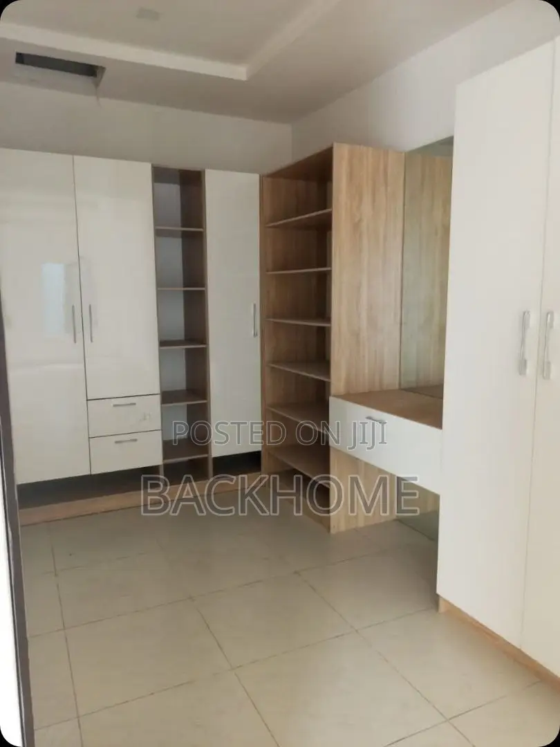 5bdrm Duplex in Mavila Homes Estate,, Chevron for sale