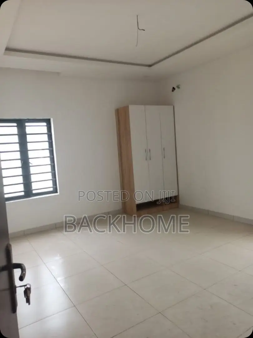 5bdrm Duplex in Mavila Homes Estate,, Chevron for sale