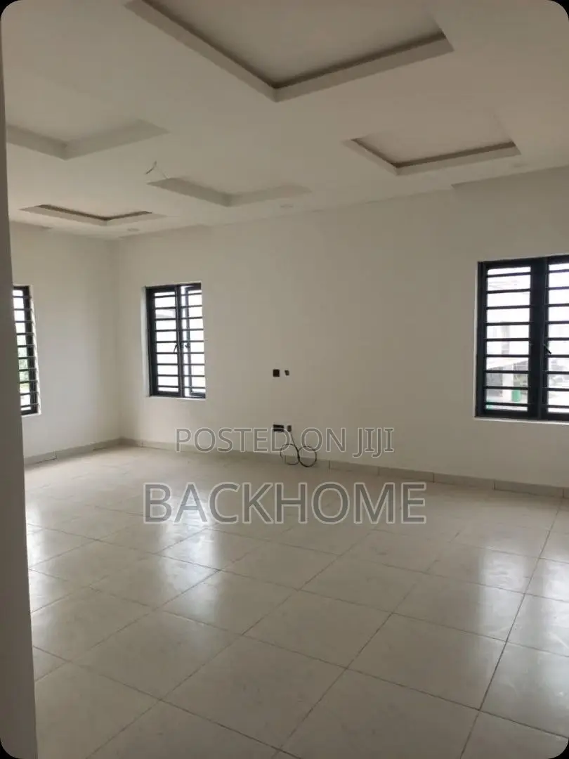 5bdrm Duplex in Mavila Homes Estate,, Chevron for sale