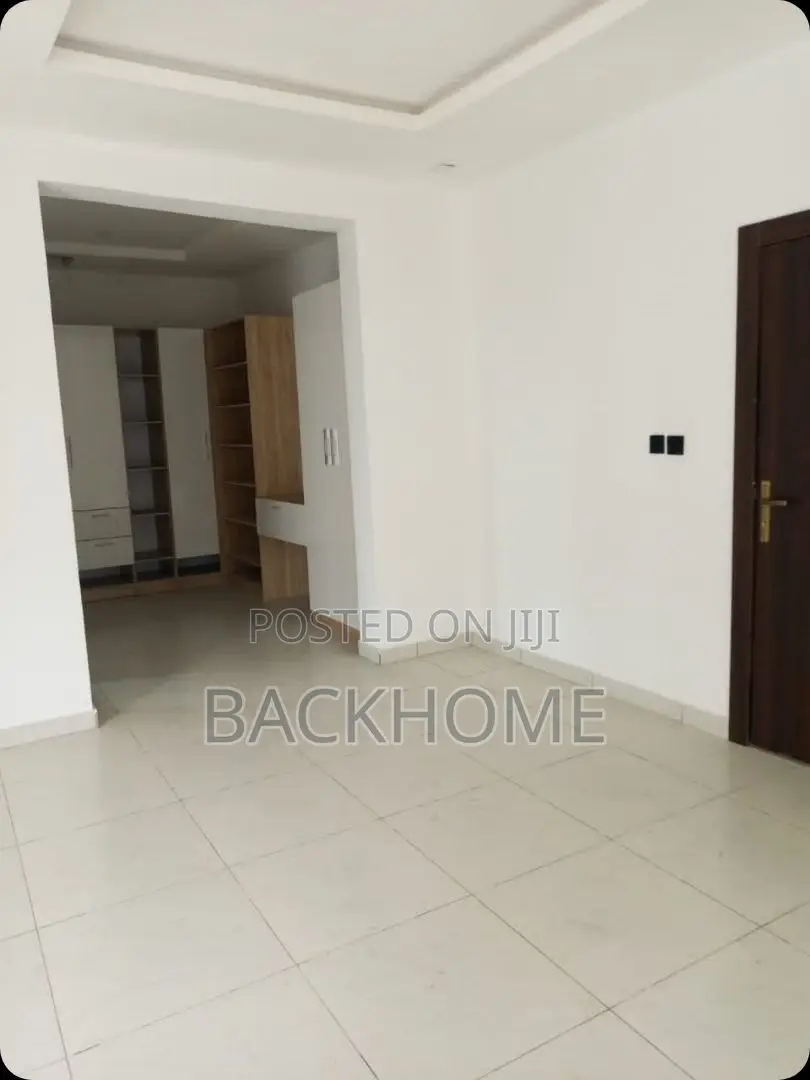 5bdrm Duplex in Mavila Homes Estate,, Chevron for sale