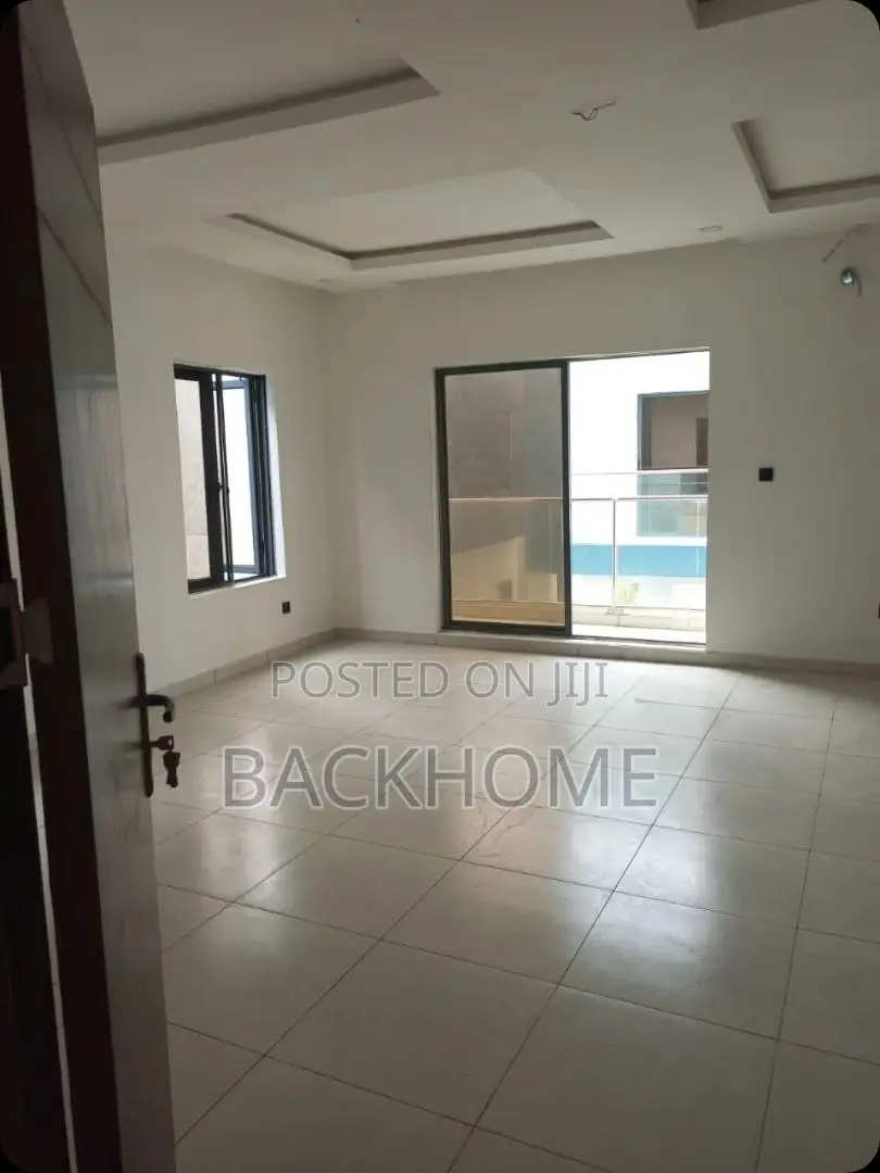 5bdrm Duplex in Mavila Homes Estate,, Chevron for sale