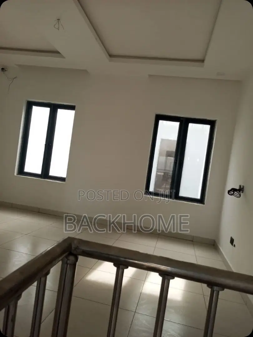 5bdrm Duplex in Mavila Homes Estate,, Chevron for sale